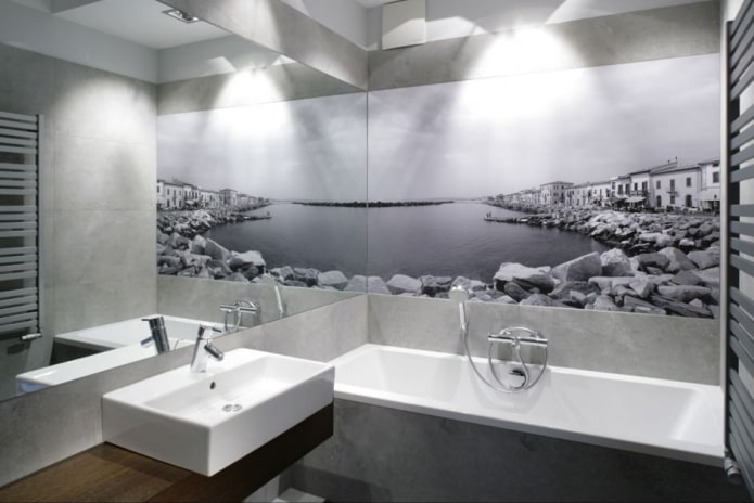 kleines Badezimmer mit Fototapete