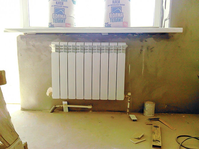 Installation einer Gipskartonnische für eine Batterie