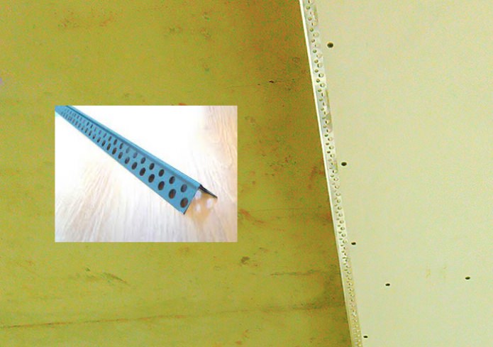 Montage von perforierten Ecken