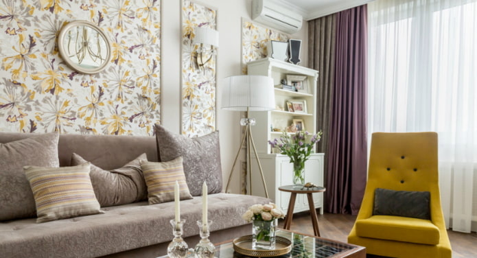 Wohnzimmer mit Tapetenbildern