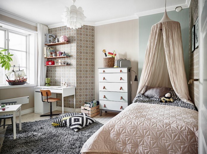 Tapetenreste im Schlafzimmer kombinieren
