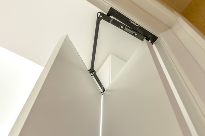 Pivot-Sliding Door