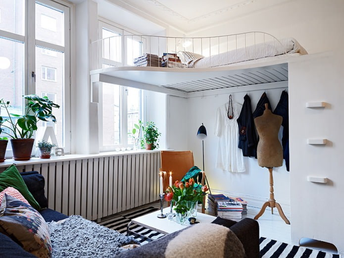 Verstecktes Bett unter der Decke