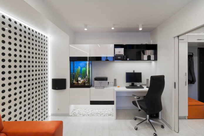 Aquarium in einem Hightech-Büro