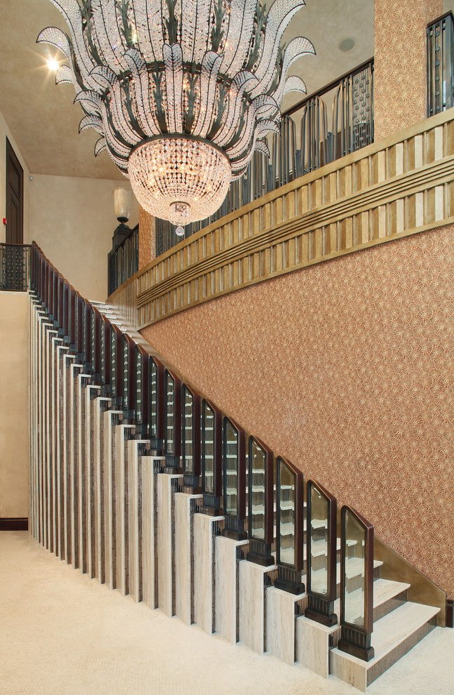 Treppe mit Glasgeländer