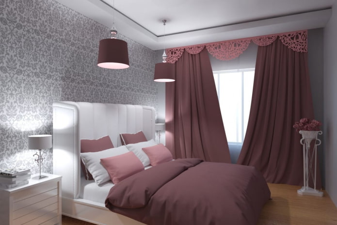 Gemustertes Lambrequin im Schlafzimmer