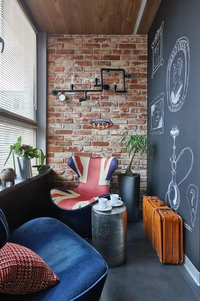 Balkon mit Schieferwand im Loft-Stil