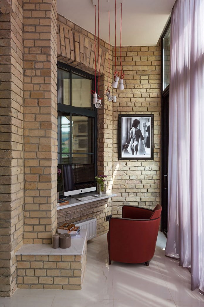 Balkon-Interieur im Loft-Stil