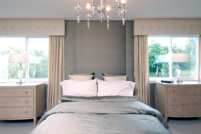 Gerades starres Lambrequin im Schlafzimmer