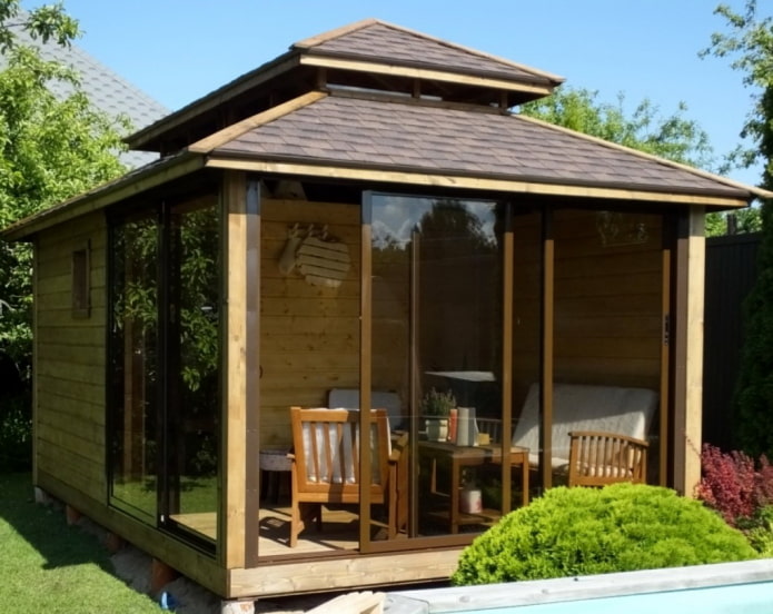 Veranda mit Schiebefenstern
