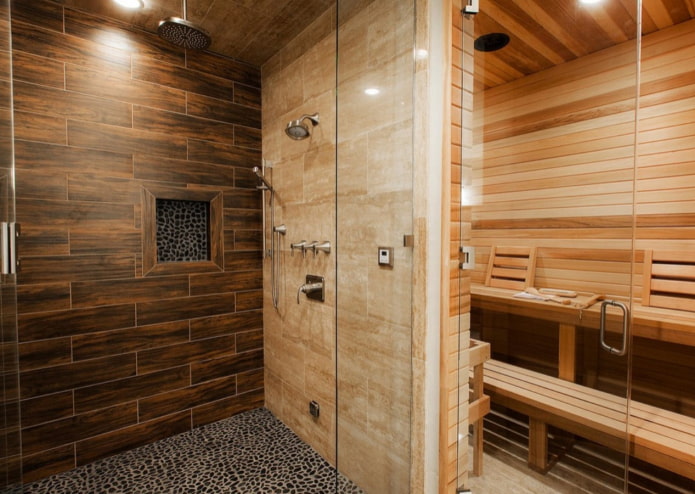 Dusche in einem Badehaus