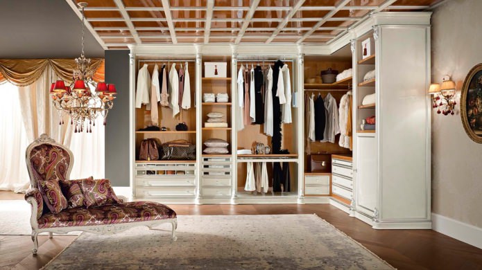 Garderobe im klassischen Stil