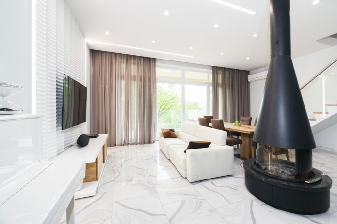 Wohnzimmer-Innenarchitektur in Weißtönen