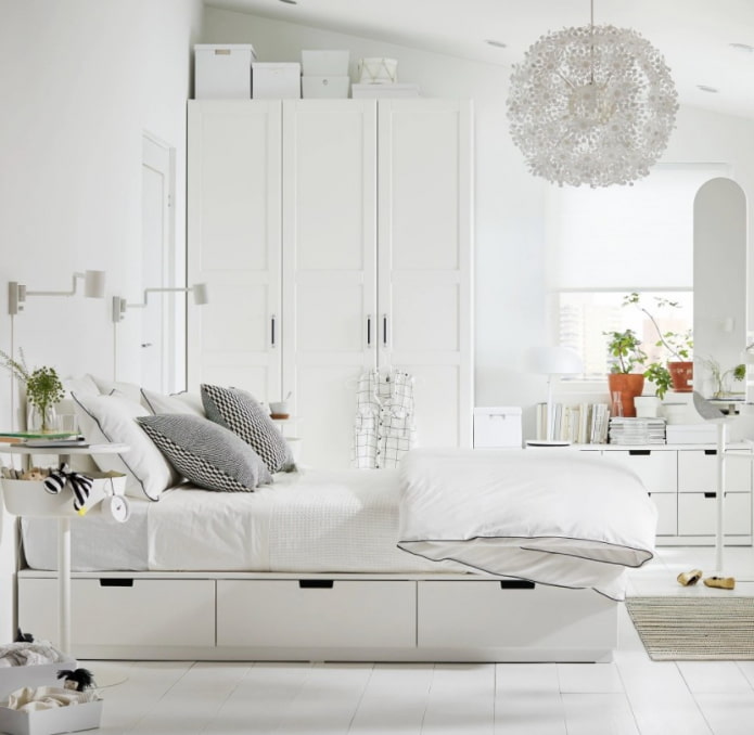 Bett mit Schubladen