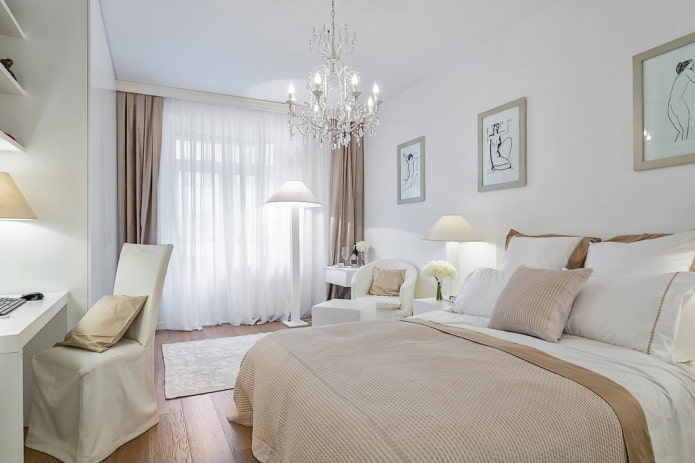 Textilien und Dekor im Schlafzimmer in Weißtönen