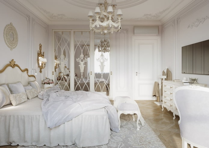 Weißes Schlafzimmerinterieur im klassischen Stil