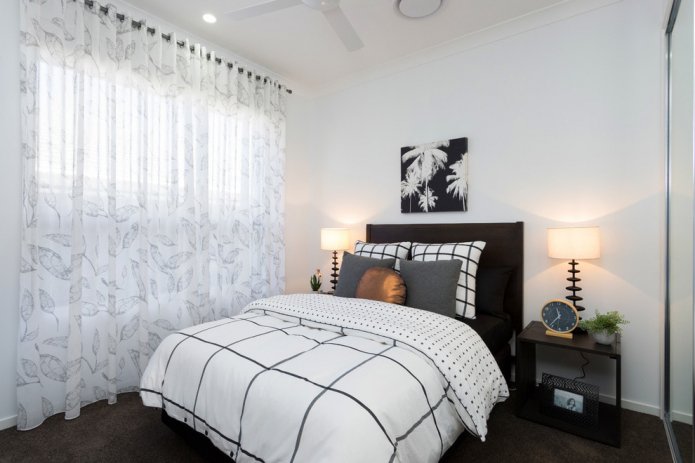 Tüll mit Ösen im Schlafzimmer