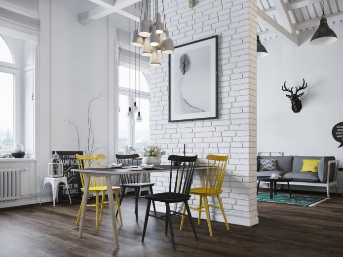 Weiße Ziegelwand im Wohnzimmer