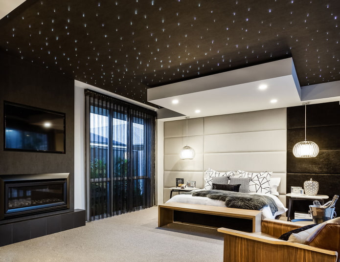 schwarze Decke und weißer Bodenbelag