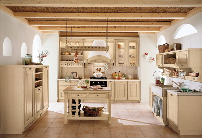 Beige Kücheneinrichtung im Landhausstil