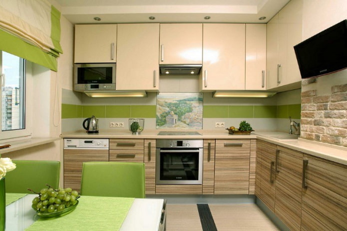 Kücheninterieur in Beige- und Grüntönen