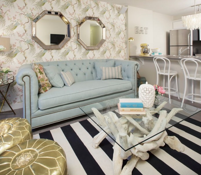 beige Tapete mit Muster im Wohnzimmer