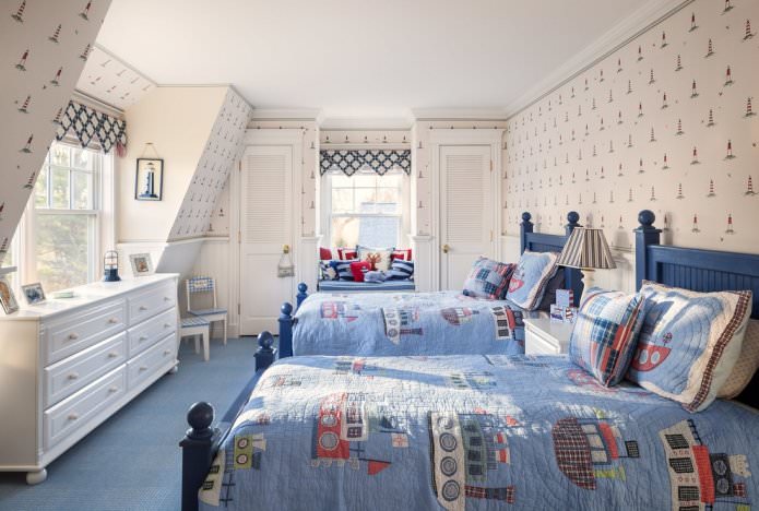 Beige Tapete im Jungenzimmer