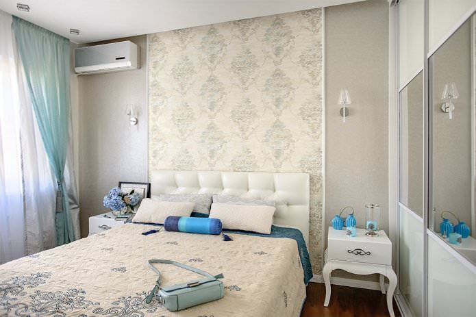 Kombinierte beige Tapeten im Schlafzimmer