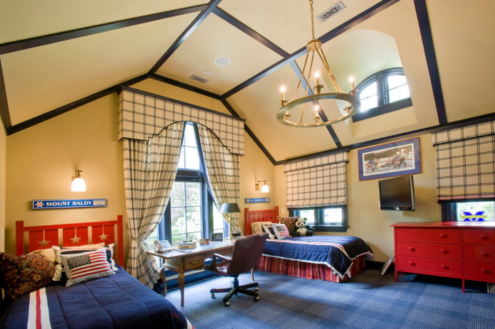 beige Decke und blauer Boden