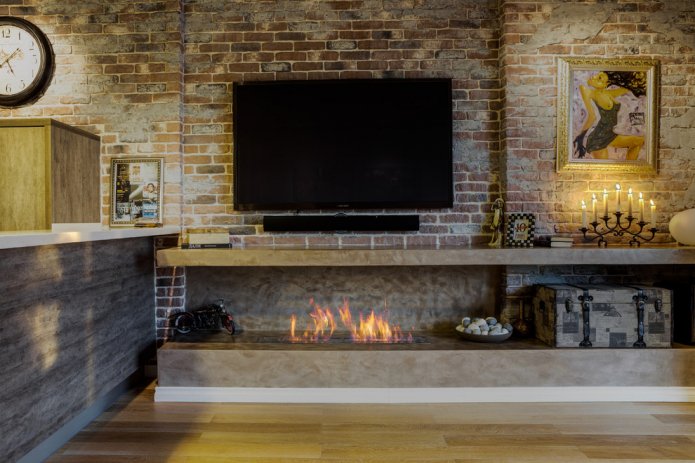 Loft-Stil Interieur mit Kamin