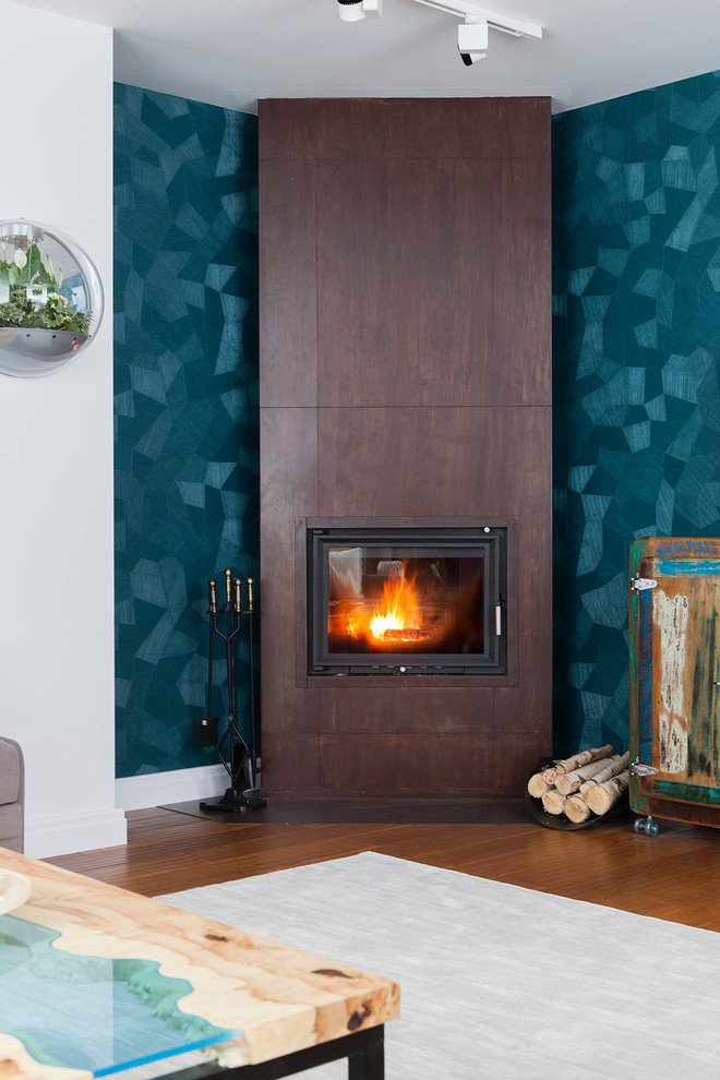 Kamin in der Zimmerecke