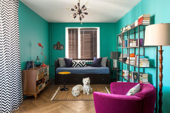 Türkisfarbene Wände im Wohnzimmer