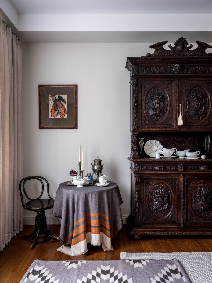 Antike Möbel im Interieur