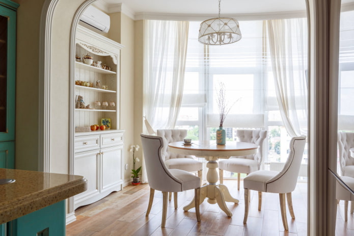 Essbereich mit Sideboard