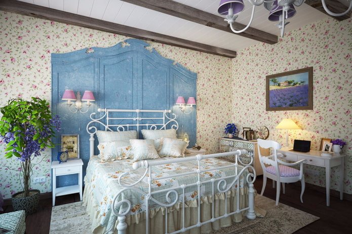 Papiertapete im Provence-Stil