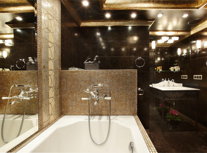 Schwarz-goldenes Badezimmer