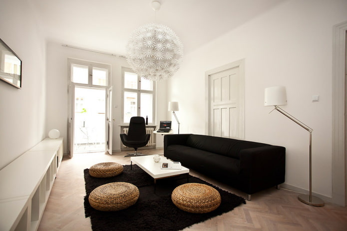 Farbkombination im Wohnzimmer in Schwarz-Weiß-Tönen