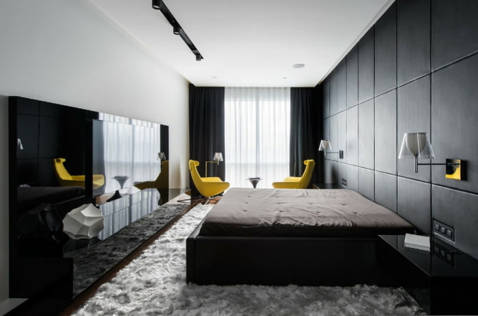 Möbel im Schlafzimmer-Interieur in Schwarz-Weiß-Tönen
