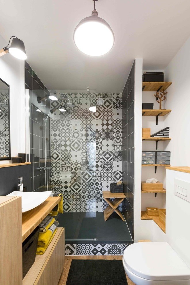 Holzmöbel im Badezimmer