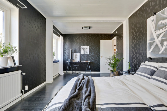 Schwarze Tapeten in einem modernen Interieur