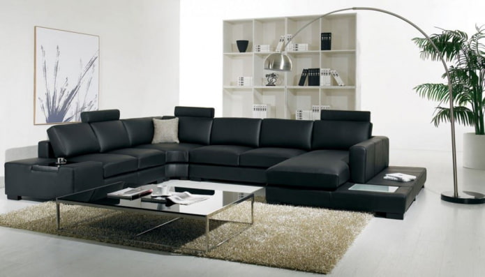 Sofa mit Tisch