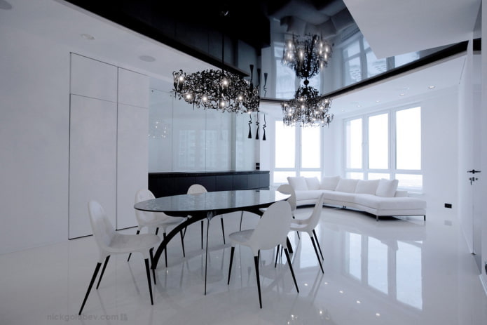 Schwarze Spanndecke im minimalistischen Stil