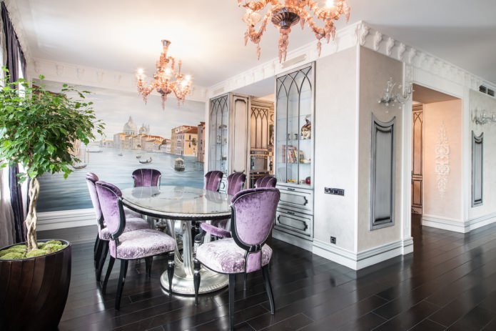 Klassisches Esszimmer-Interieur