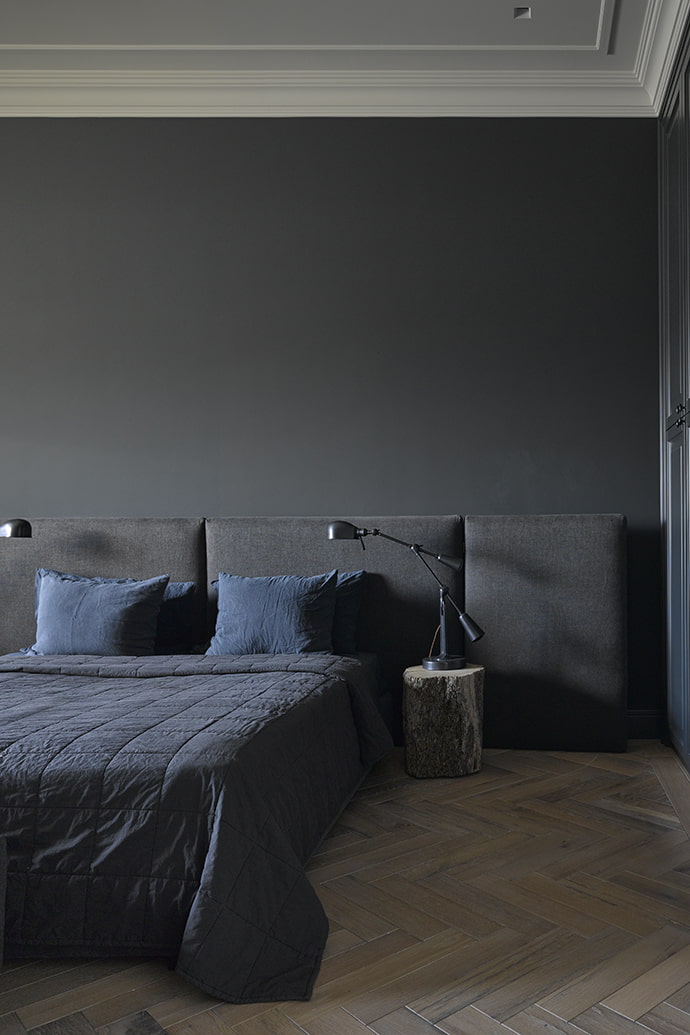 Schwarze Wände im Schlafzimmer