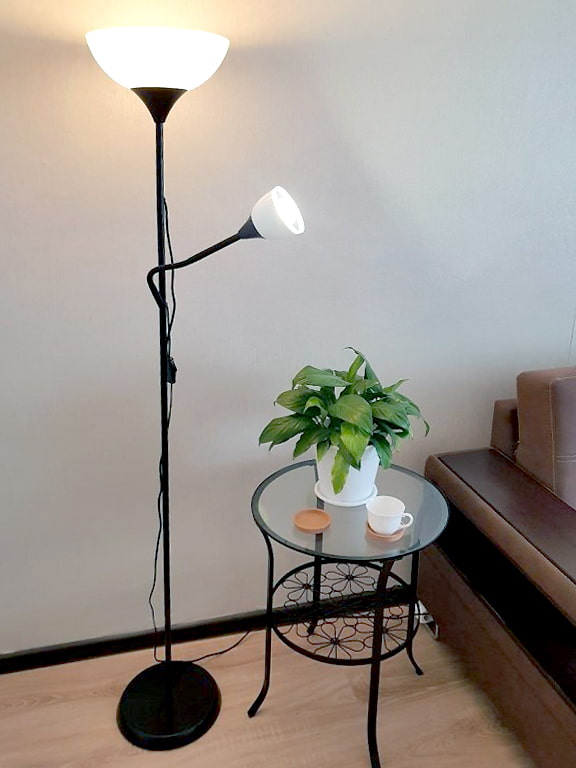 NUT Stehlampe