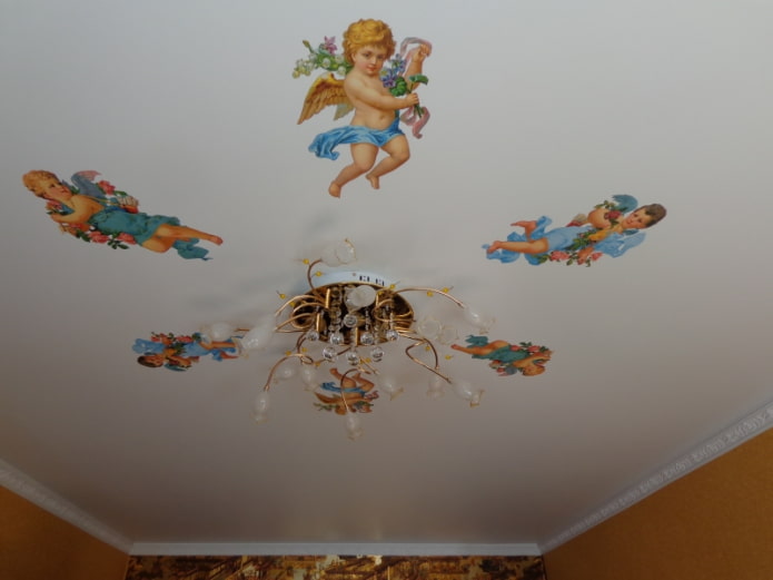 Engel an der Decke