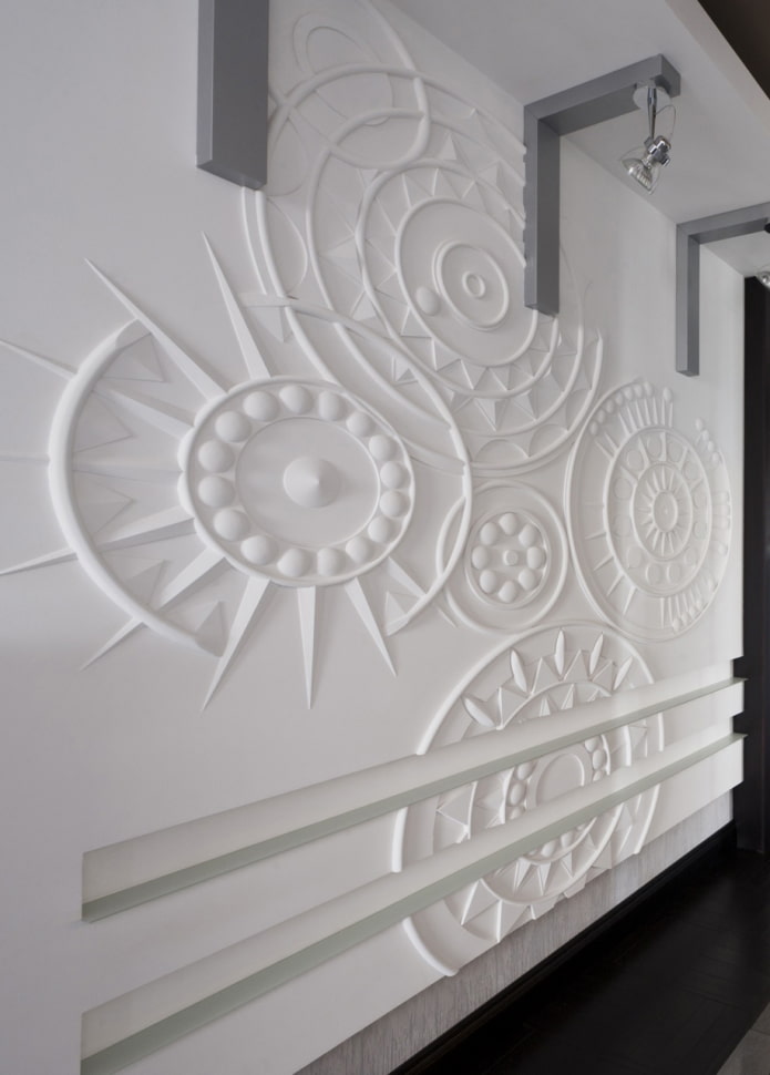 Stuckleisten an der Wand im Innenraum