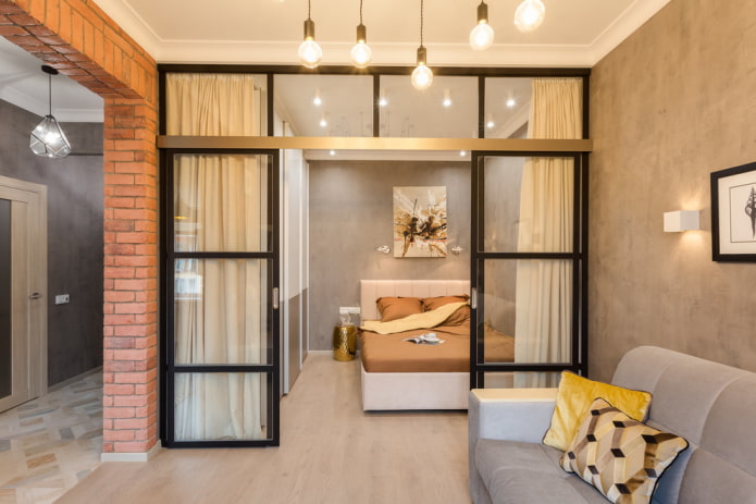 Trennwand im Innenraum im Loft-Stil