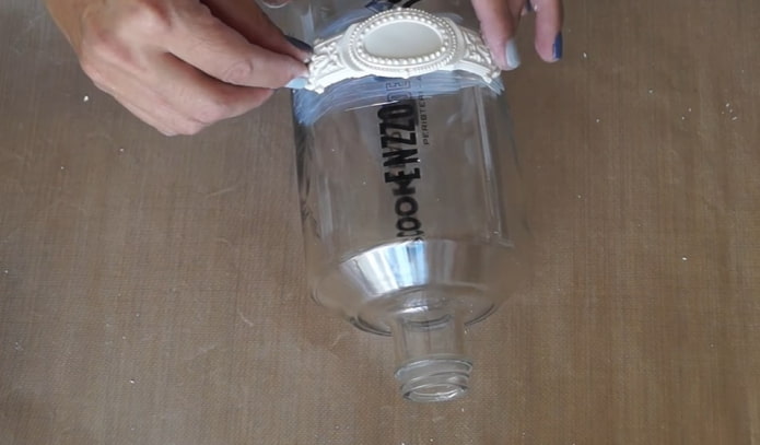 Anwendung auf der Flasche