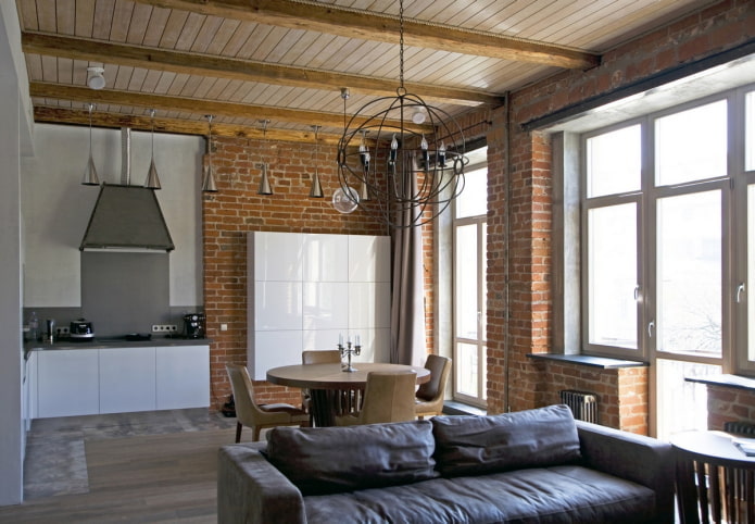 Holzdecke im Loft-Stil
